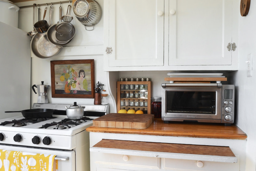 Кухня без окна: особенности перепланировки и обустройства